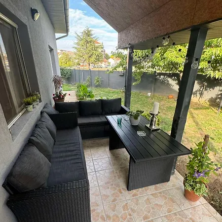 Prostran Moderan Apartman110 Kvadrata U Centru- 2 Spavace Sobe, Parking U Dvoristu * Jagodina