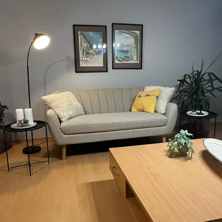 Apartmán Prostran Moderan Apartman110 Kvadrata U Centru- 2 Spavace Sobe, Parking U Dvoristu Jagodina