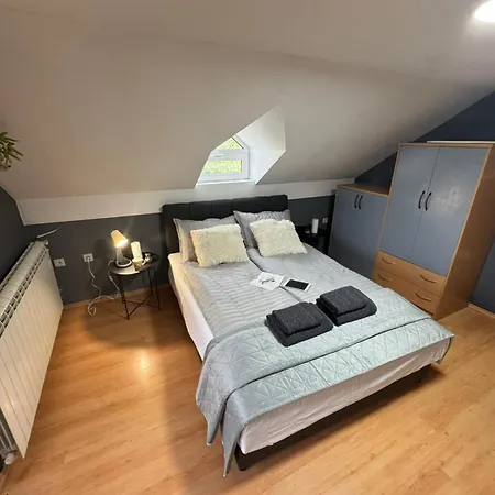 Apartmán Prostran Moderan Apartman110 Kvadrata U Centru- 2 Spavace Sobe, Parking U Dvoristu Jagodina