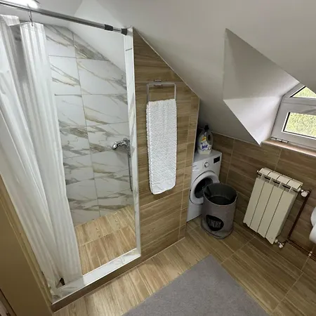 Prostran Moderan Apartman110 Kvadrata U Centru- 2 Spavace Sobe, Parking U Dvoristu * Jagodina