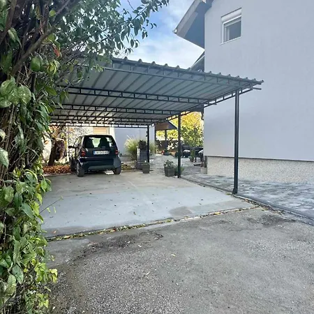 Διαμέρισμα Prostran Moderan Apartman110 Kvadrata U Centru- 2 Spavace Sobe, Parking U Dvoristu Jagodina