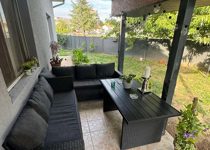 Prostran Moderan Apartman110 Kvadrata U Centru- 2 Spavace Sobe, Parking U Dvoristu * Jagodina