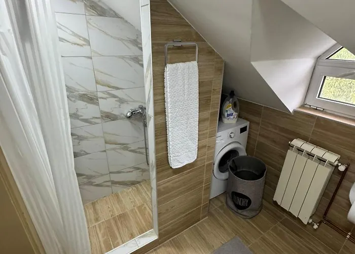 Prostran Moderan Apartman110 Kvadrata U Centru- 2 Spavace Sobe, Parking U Dvoristu * Jagodina