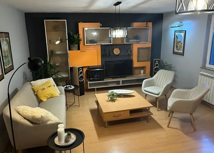 Διαμέρισμα Prostran Moderan Apartman110 Kvadrata U Centru- 2 Spavace Sobe, Parking U Dvoristu