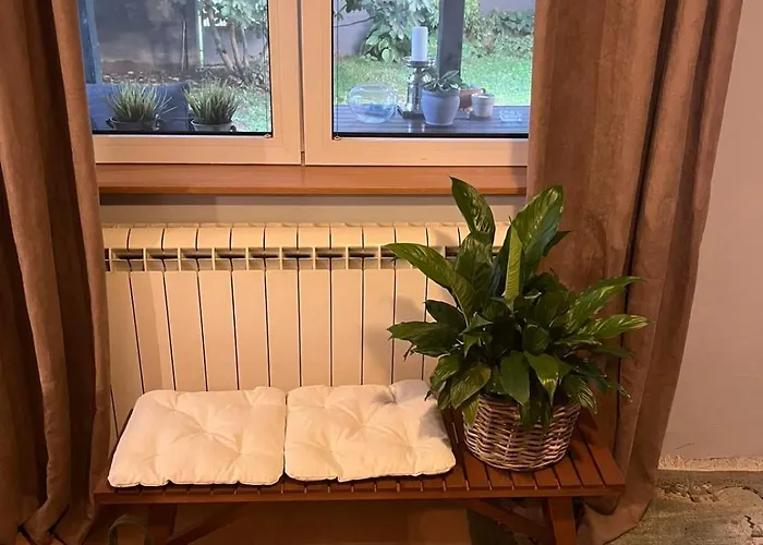 Prostran Moderan Apartman110 Kvadrata U Centru- 2 Spavace Sobe, Parking U Dvoristu Διαμέρισμα